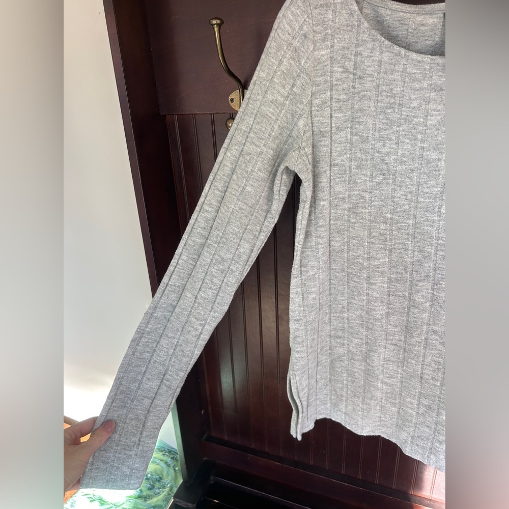 BY ANTHROPOLOGIE Scoop Neck Gray Ribbed Sweater Top Parisian Minimalist Size S - Picture 4 of 12